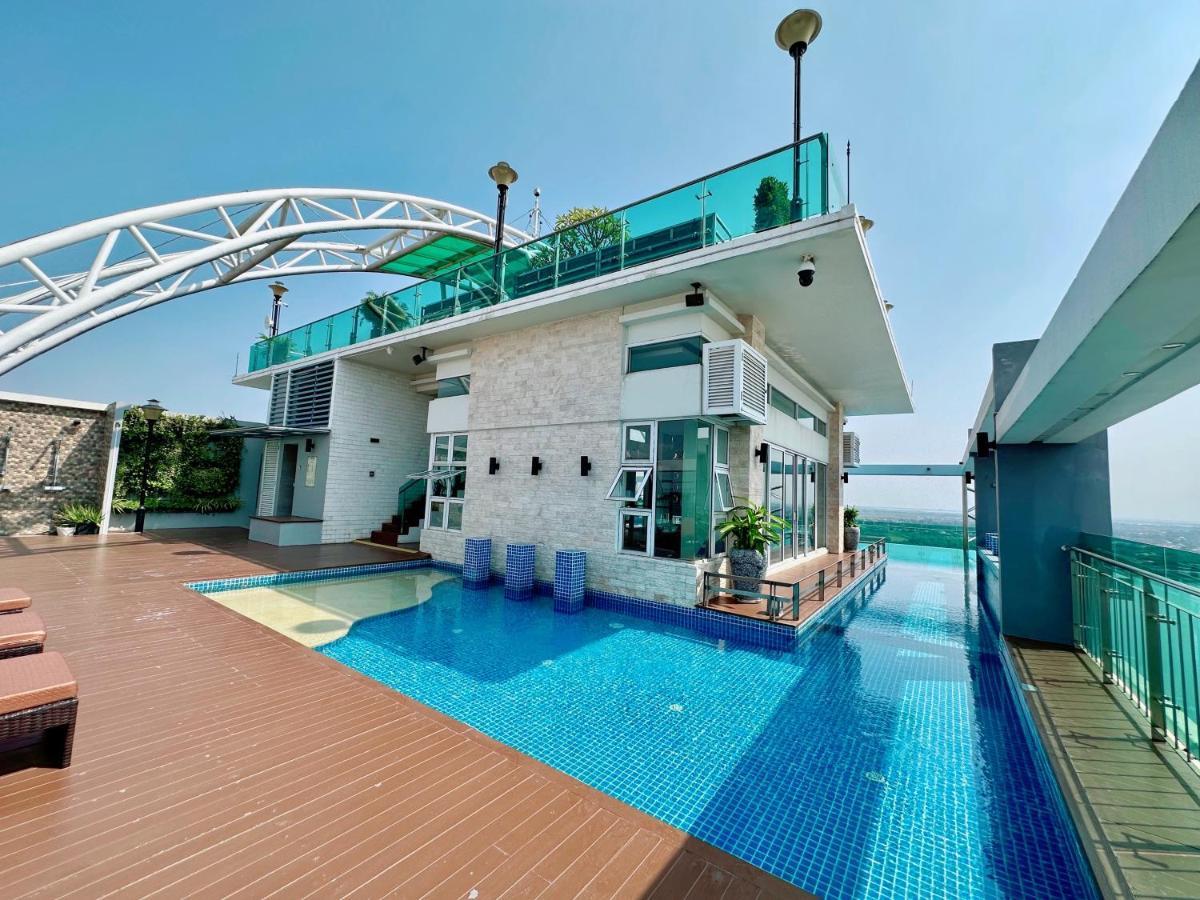 Infinity 28 Hotel And Residence Phnom Penh Exterior foto