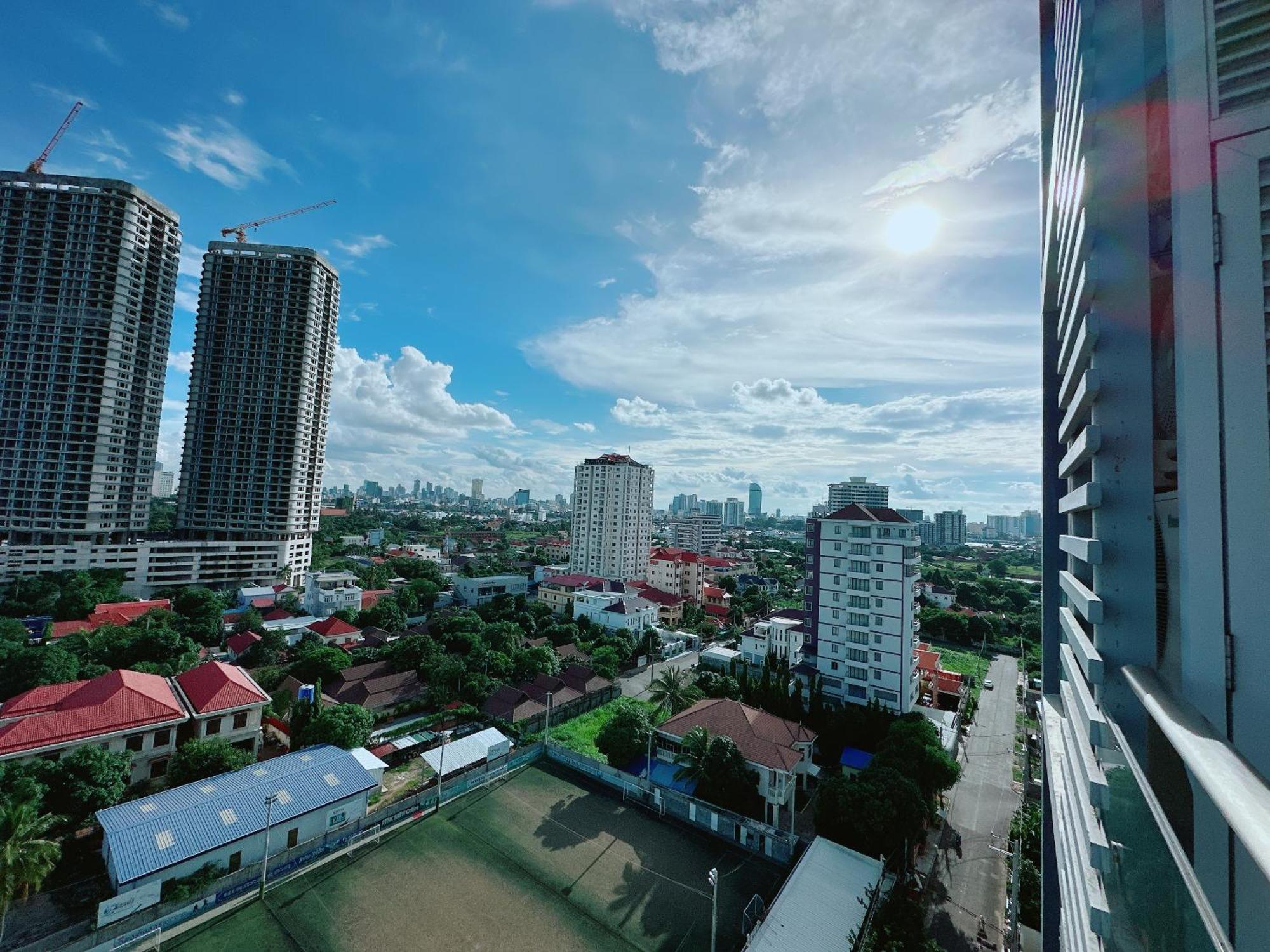 Infinity 28 Hotel And Residence Phnom Penh Exterior foto