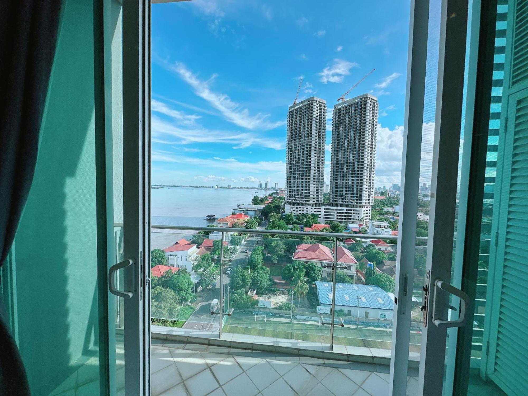Infinity 28 Hotel And Residence Phnom Penh Exterior foto